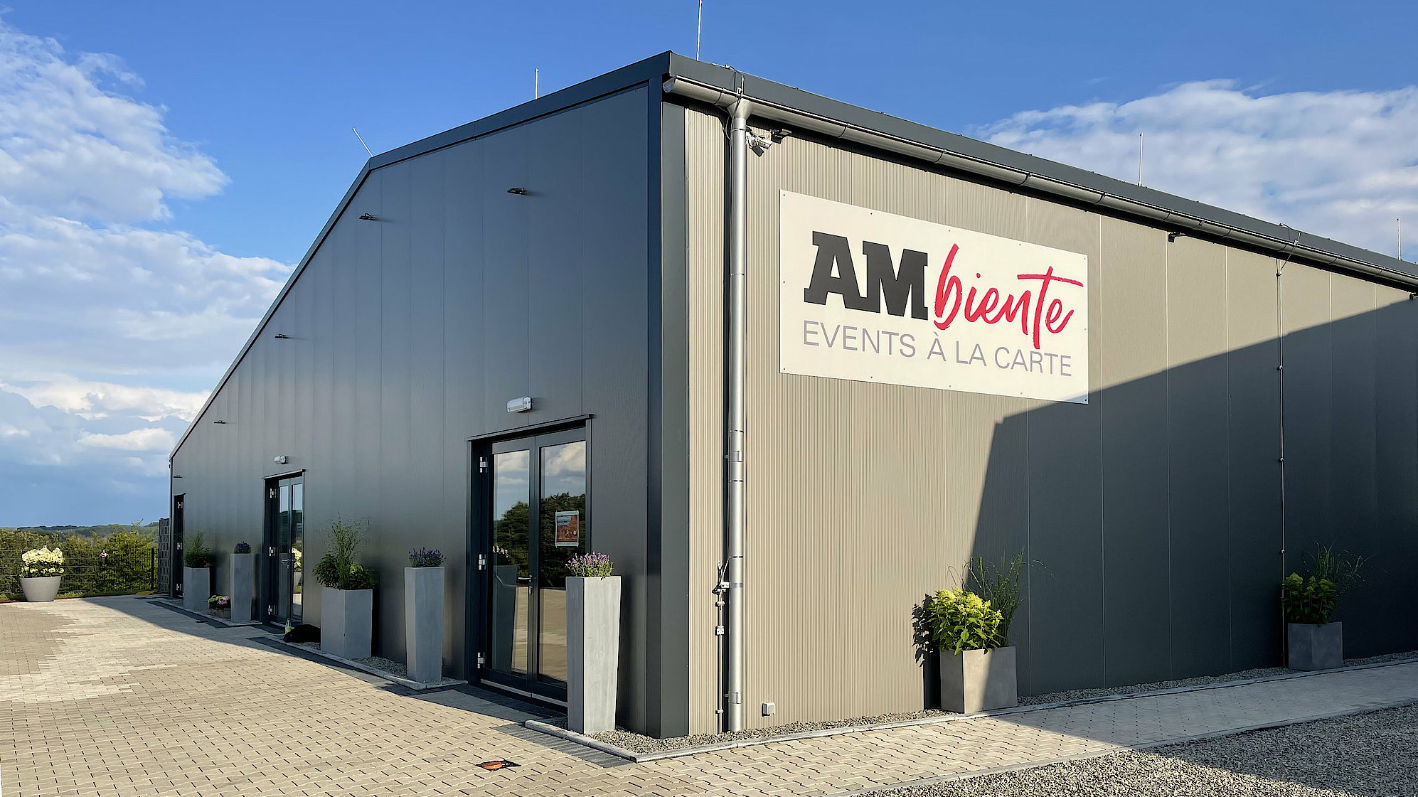 AMbiente Hallenausseansicht